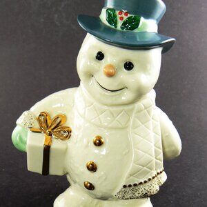 LENOX PORCELAIN CHRISTMAS SNOWMAN WITH GIFT BOX FIGURINE 6" (A24)